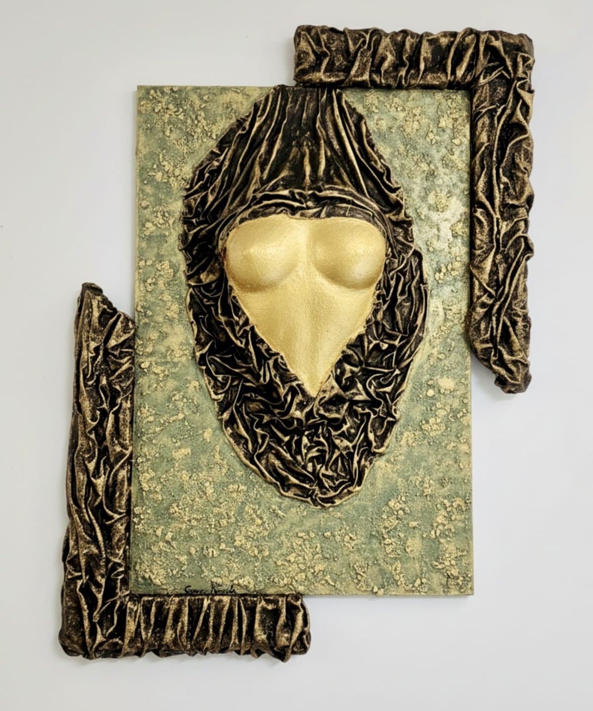 Coppa del Desiderio, opera originale di Daniela Grasu usata come esempio di alto rilievo materico 3d